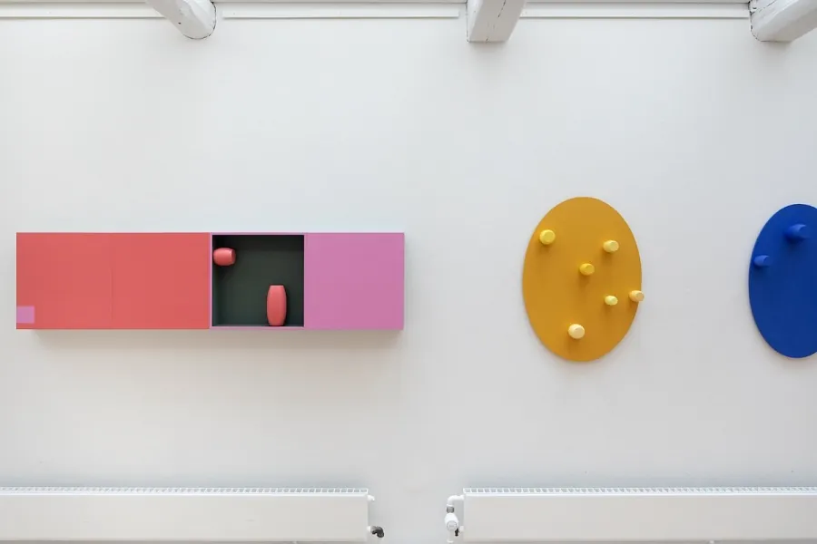 Transitions-gruppeudstilling-kunstnergruppen-aspekt-mette-brinch-pakhuset-nykøbing-sjælland-2025